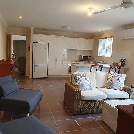 Narnie'S Place In Narangba - Relaxed Space With Breakfast Exterior photo