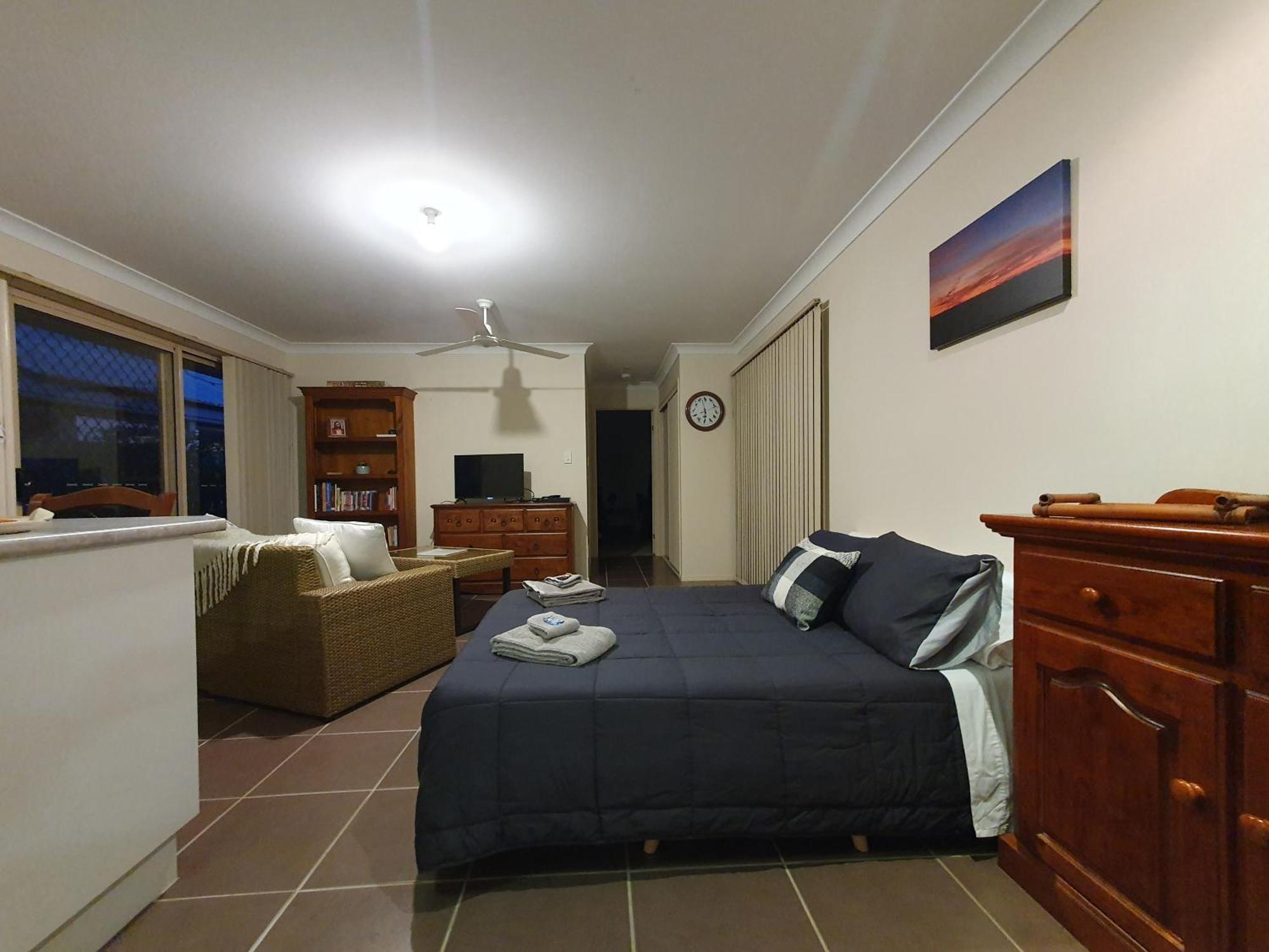Apartment Narnie's Place In - Relaxed Space With Breakfast Narangba